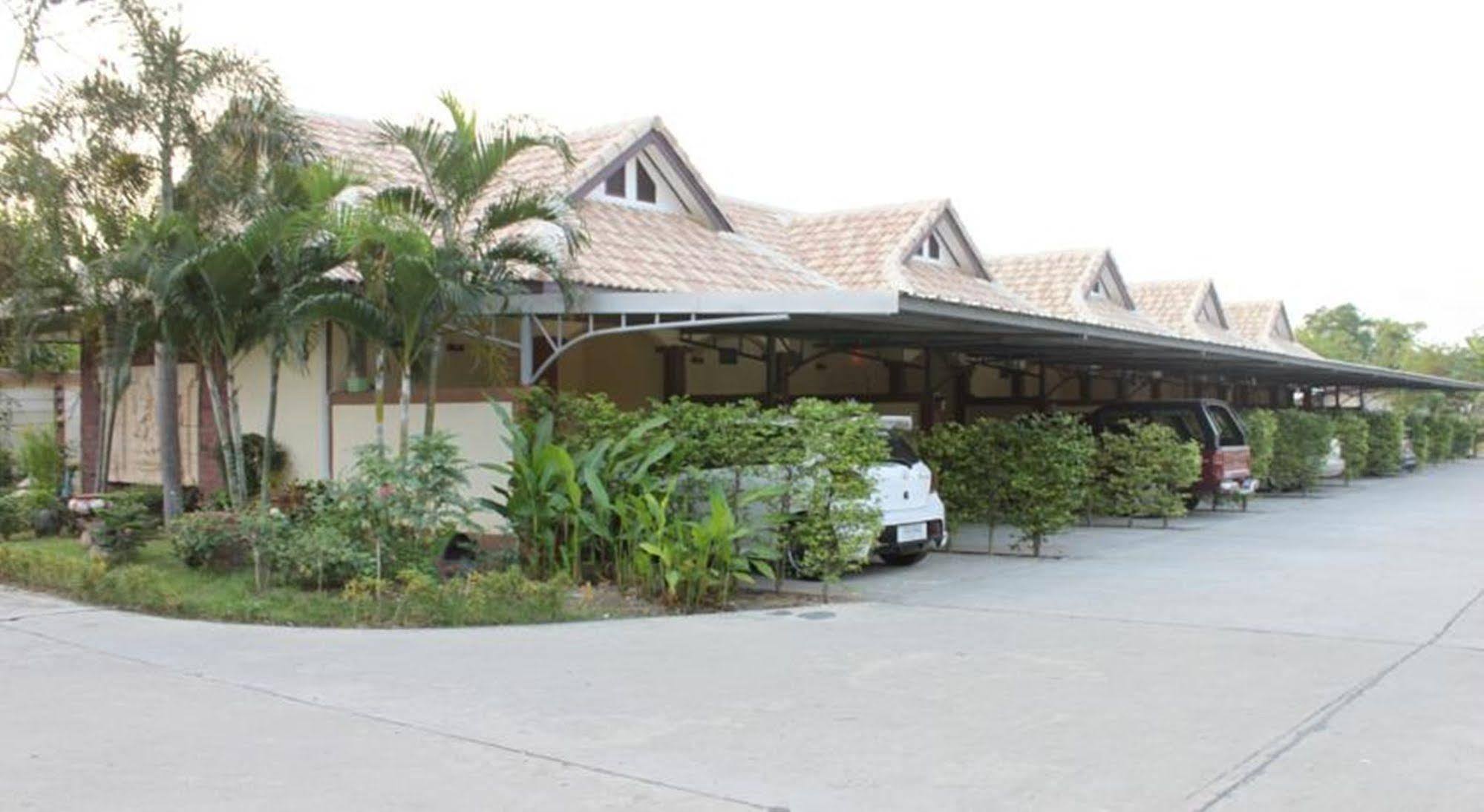Saraburi Garden Resort Экстерьер фото