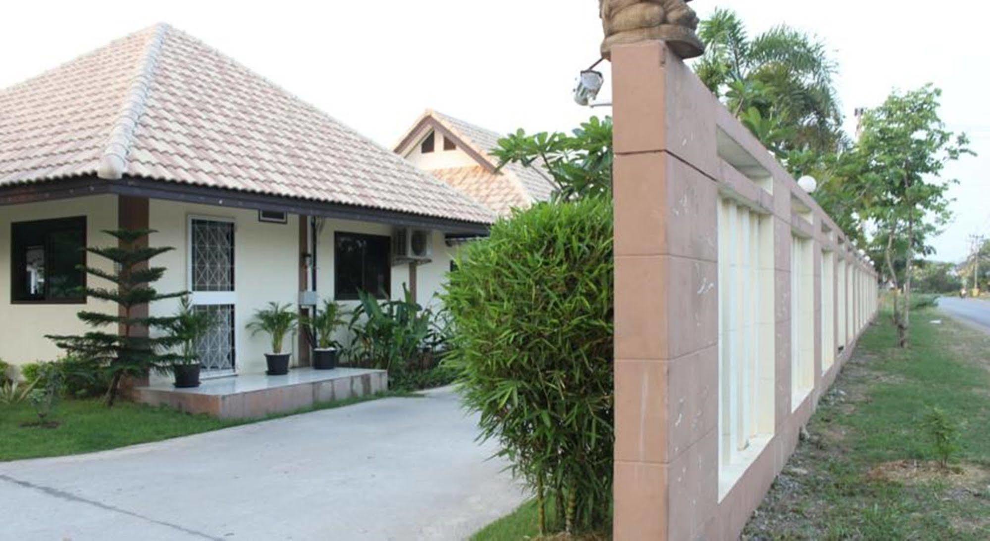 Saraburi Garden Resort Экстерьер фото