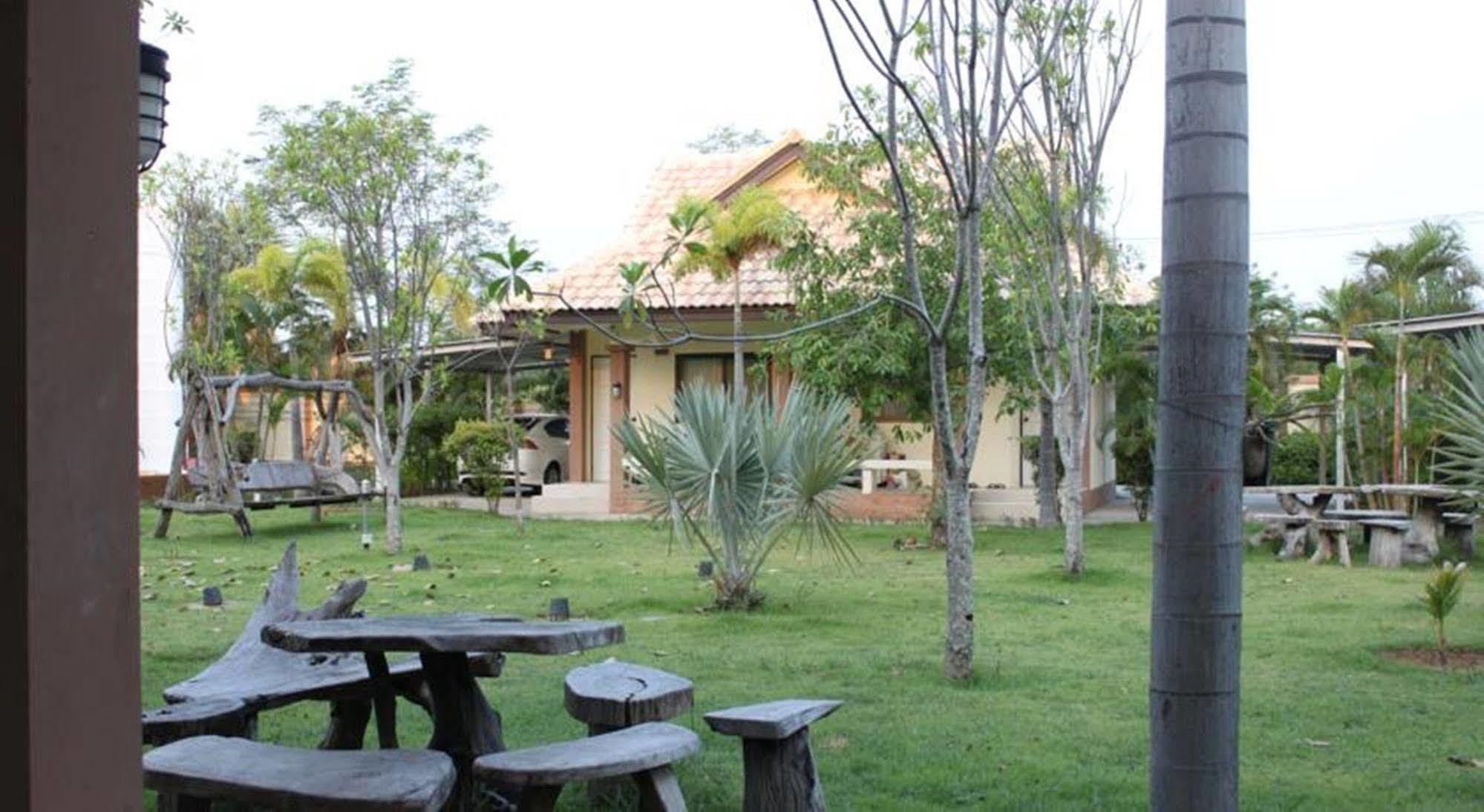 Saraburi Garden Resort Экстерьер фото